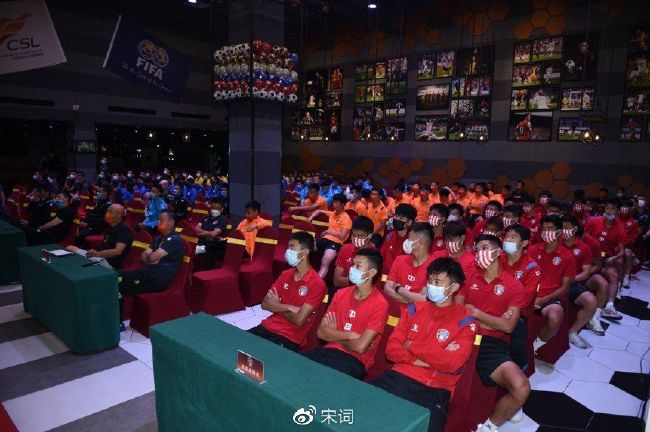 《全市场》消息，尤文在几周前试探引进德保罗，这是一次遭到拒绝的尝试。